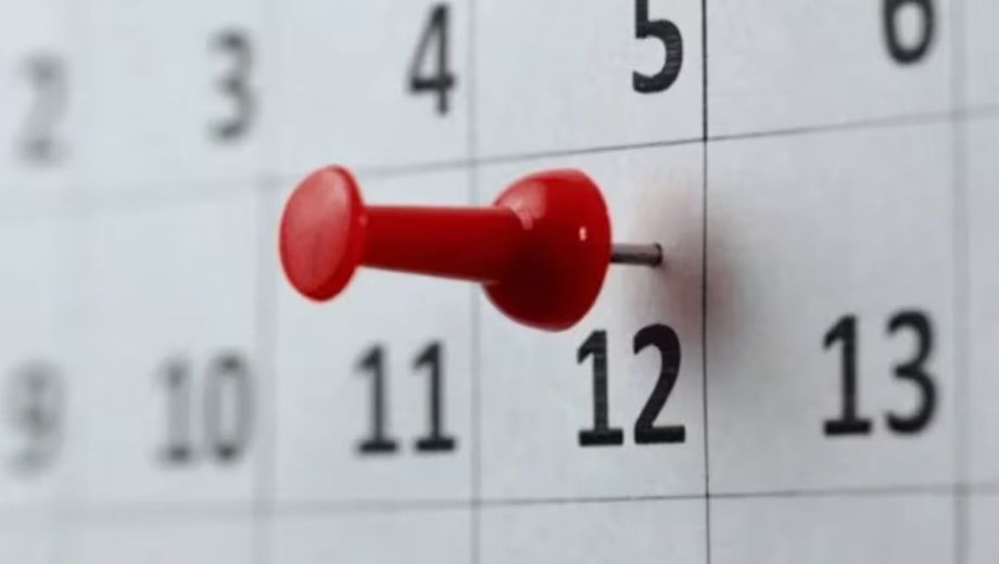 ¿Cuándo es el fin de semana largo de octubre 2026?.-