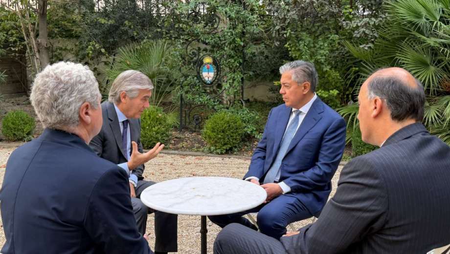 El encuentro se realizó en la embajada argentina en París. Foto: gentileza. 
