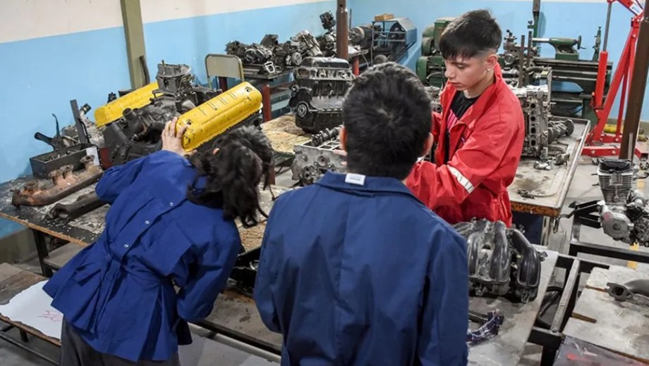 Refuerzan el apoyo a estudiantes de escuelas técnicas en Neuquén para acreditar materias pendientes. (Gentileza).