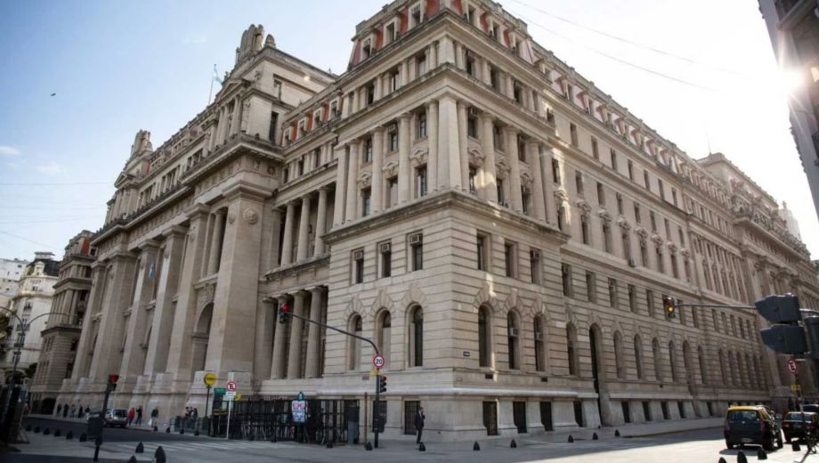 La Corte Suprema sesiona de urgencia por la Ley de Tierras