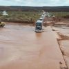 Imagen de Servicio a la Comunidad | Cortan la Ruta 5 por la crecida del arroyo Carranza tras las intensas lluvias en Vaca Muerta