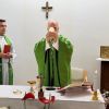 Imagen de El papa León XIV reapareció tras la cirugía: el Vaticano difundió su primera foto y confirmó una "mejora constante"