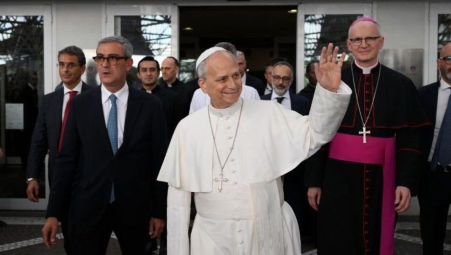 El papa León XIV recibió el alta tras la cirugía pulmonar