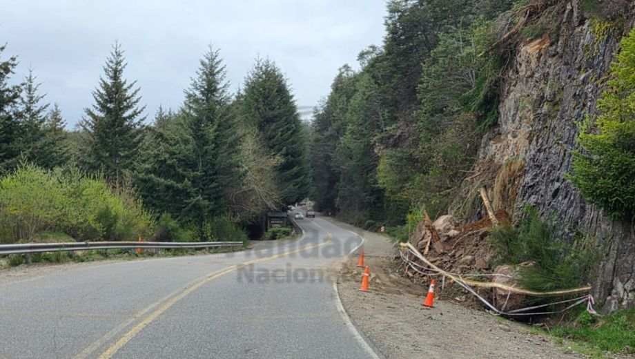 Por la alerta de lluvia, piden circular con "extrema" precaución sobre la Ruta 40 en Villa La Angostura 