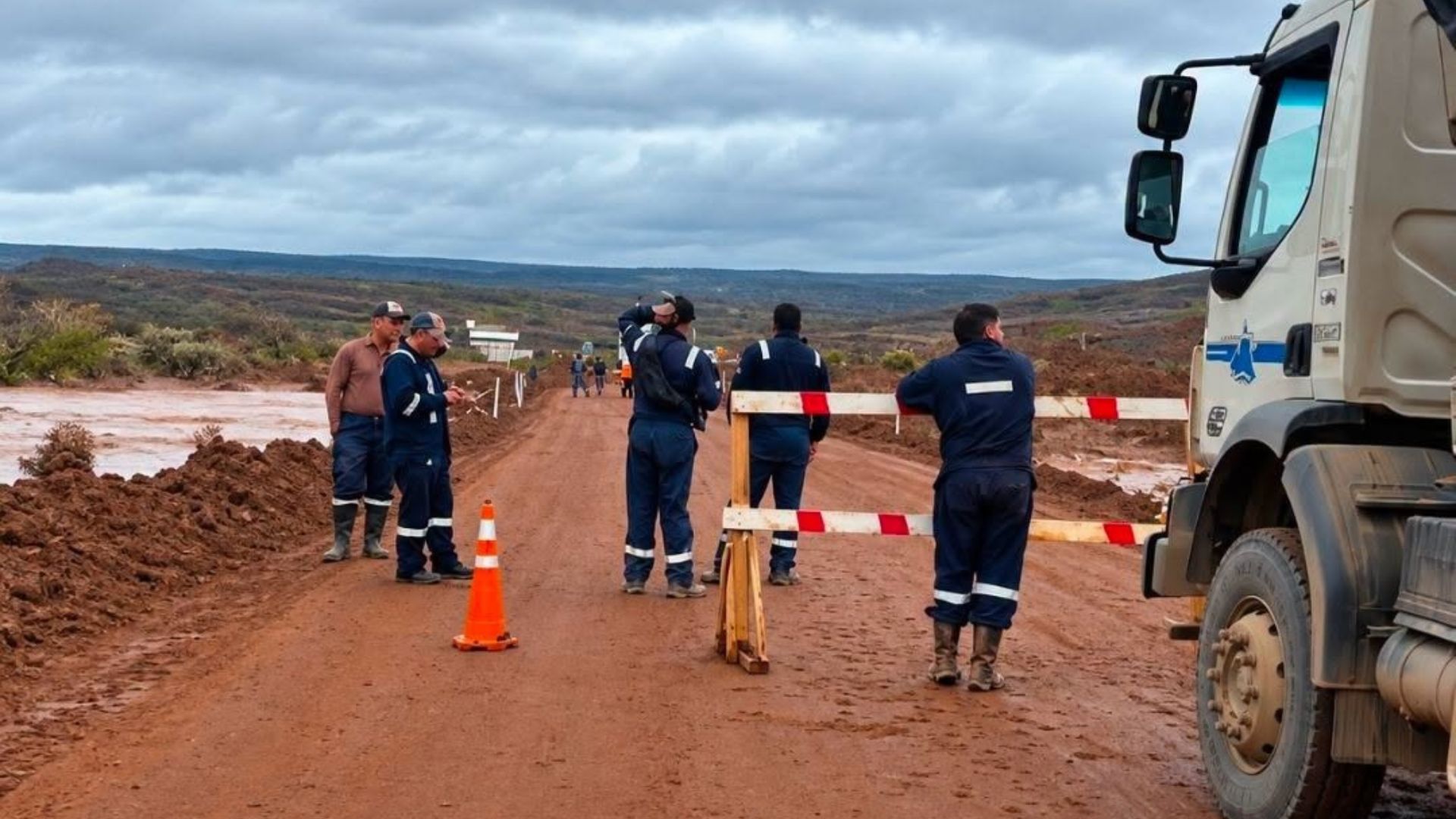 Corte en la Ruta 5 por crecida del arroyo Carranza afectó el acceso a Vaca Muerta