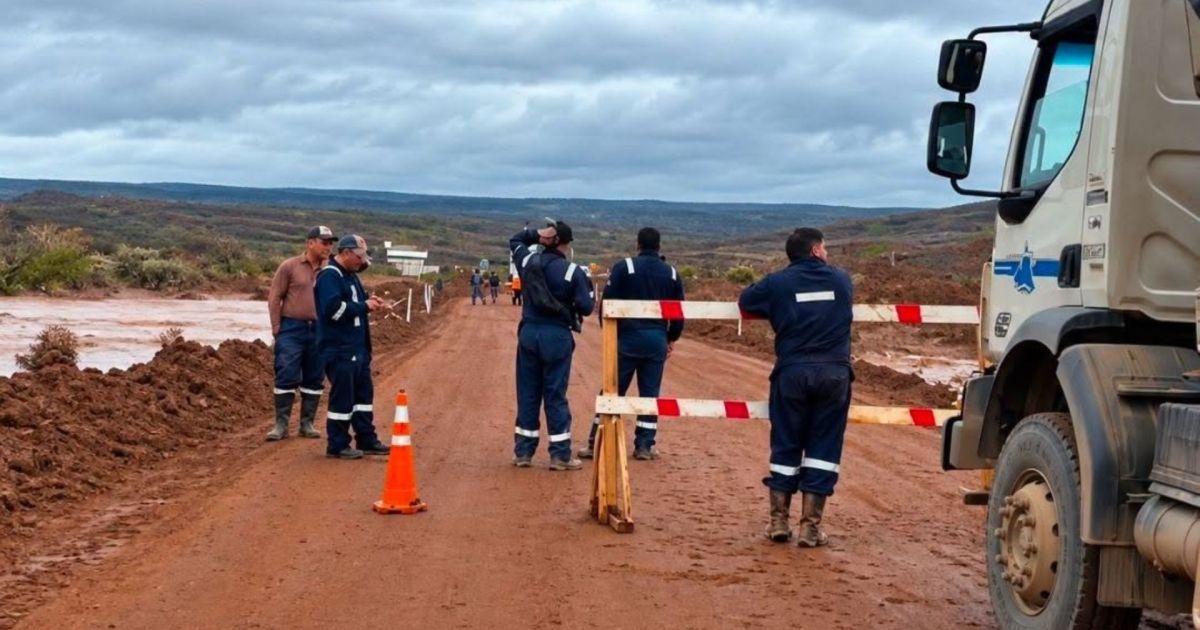 Corte en la Ruta 5 por crecida del arroyo Carranza afectó el acceso a Vaca Muerta