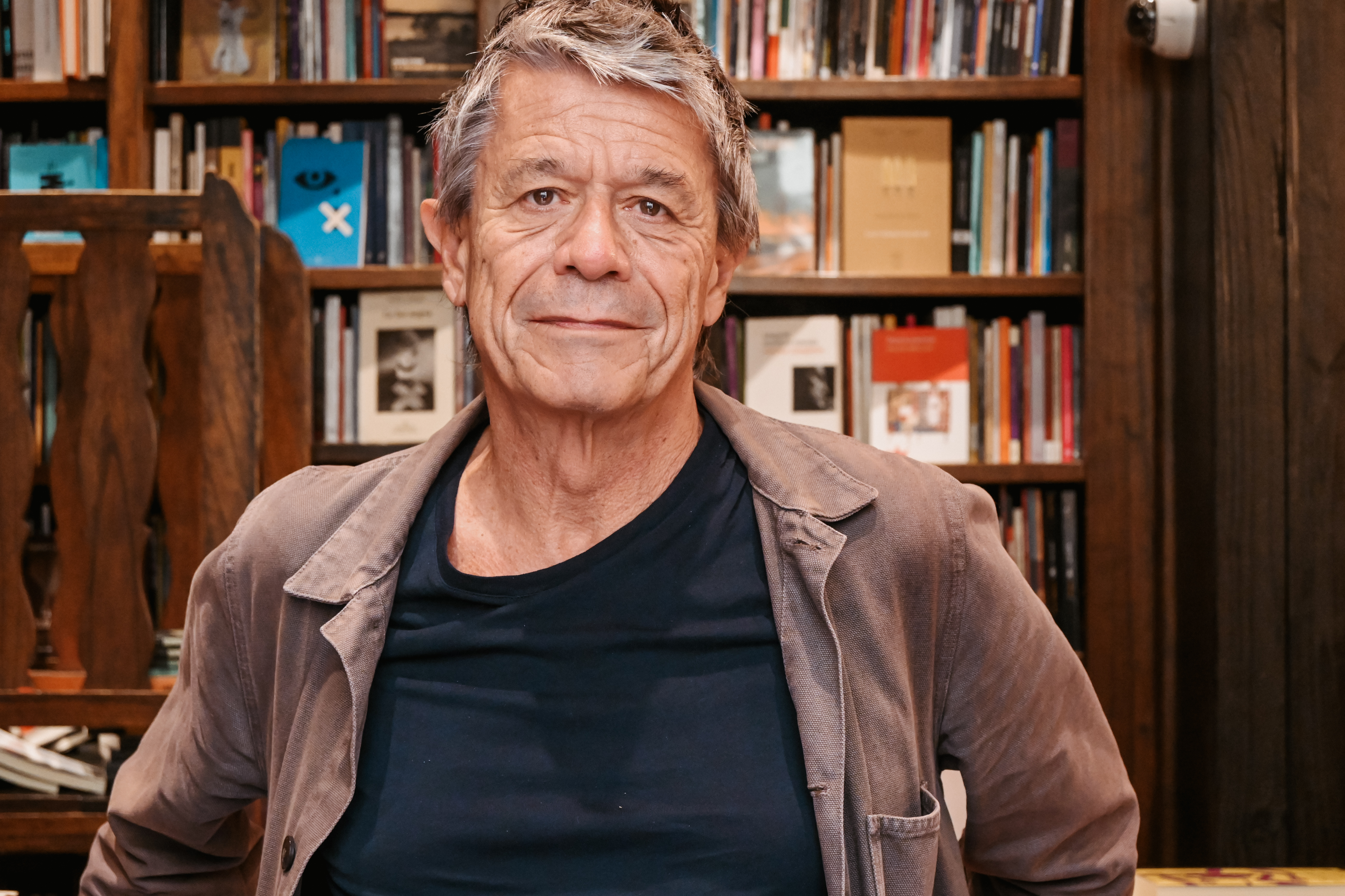 Emmanuel Carrère reflexionó sobre la escritura en el Festival de Literatura de Buenos Aires