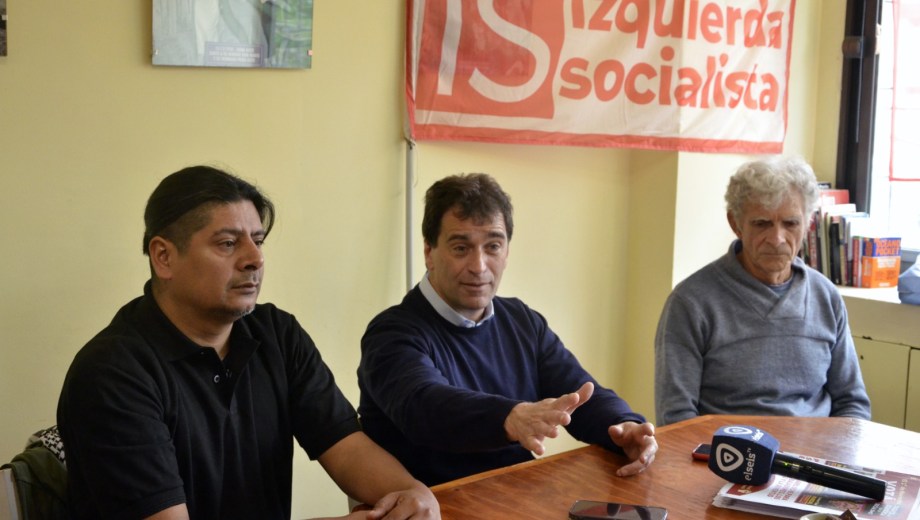 Gabriel Solano, exdiputado y referente del Partido Obrero nacional respaldó en Bariloche la lista del Frente de Izquierda por el Socialismo. Foto: Chino Leiva