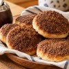 Imagen de Tortitas negras caseras para el mate: la receta fácil para que salgan esponjosas y con mucho azúcar negra