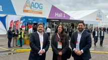 Imagen de Vaca Muerta mira al Pacífico: Puerto Coronel explora negocios en la mayor feria petrolera de Argentina