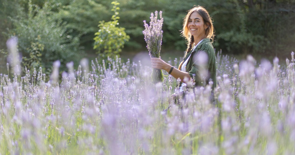 Bariloche: emprendedora crea cosmética con plantas patagónicas y saberes ancestrales
