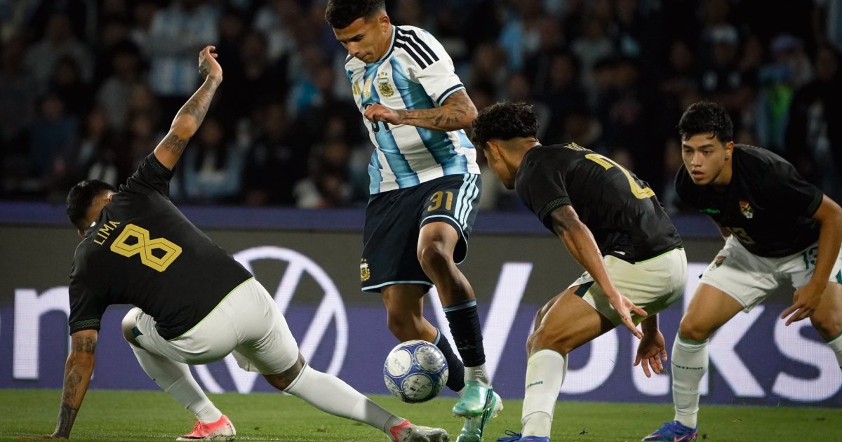 Leonel Flores brilla en su debut con la Selección Argentina y recibe apoyo de Cuti Romero