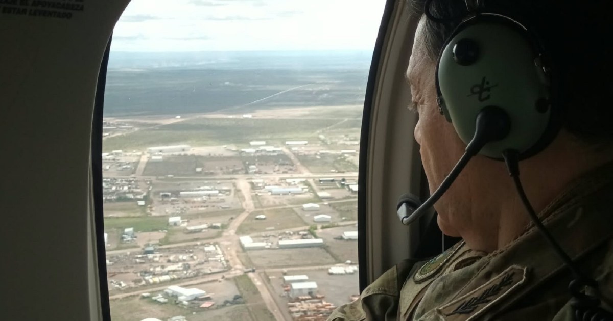 El ministro Presti sobrevoló Vaca Muerta y Punta Colorada para inspeccionar infraestructura