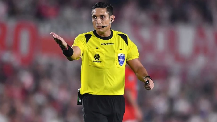 El venezolano, Jesús Valenzuela, árbitro de la vuelta entre Vasco y Boca. 
