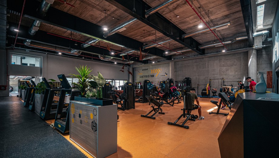El sector de musculación concentra la mayor cantidad de alumnos del gimnasio.