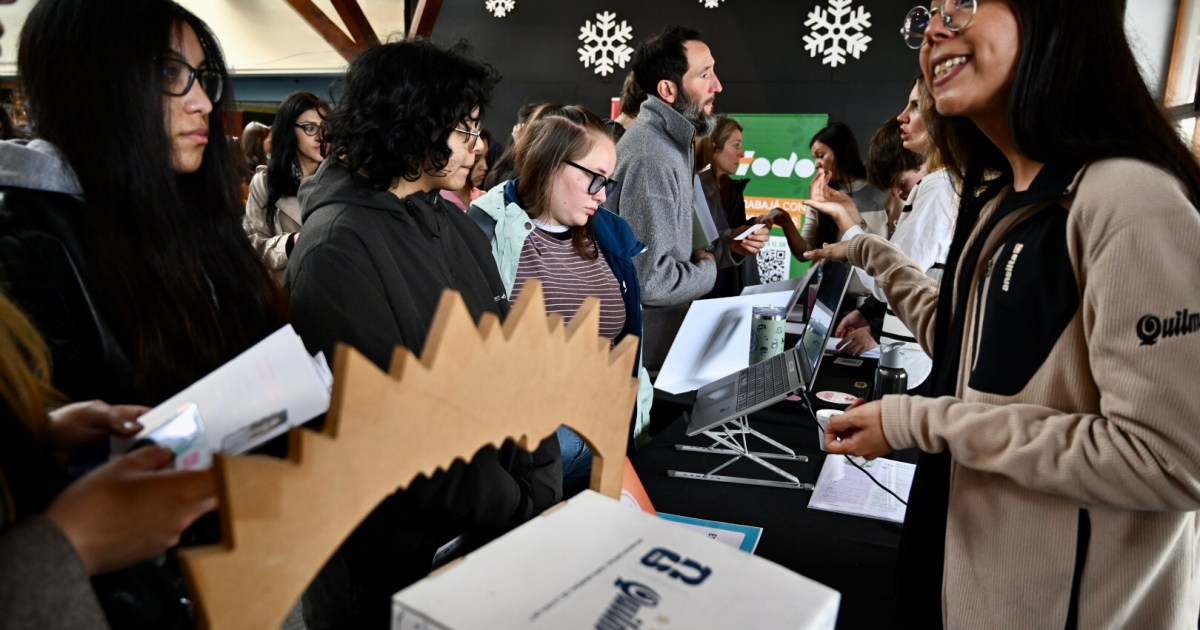 Expo Laboral en Bariloche atrae a mil jóvenes en busca de empleo
