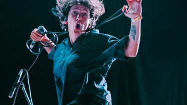 Barbi Recanati llega a Neuquén para presentar Único y Nuestro: «En vivo, es el disco más rockero que hicimos»