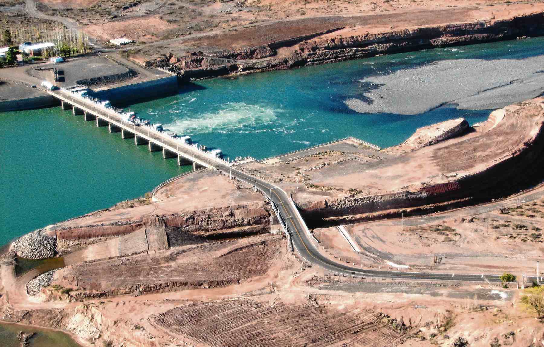 Neuquén lanza licitación para estudio ambiental del canal aliviador de Portezuelo Grande