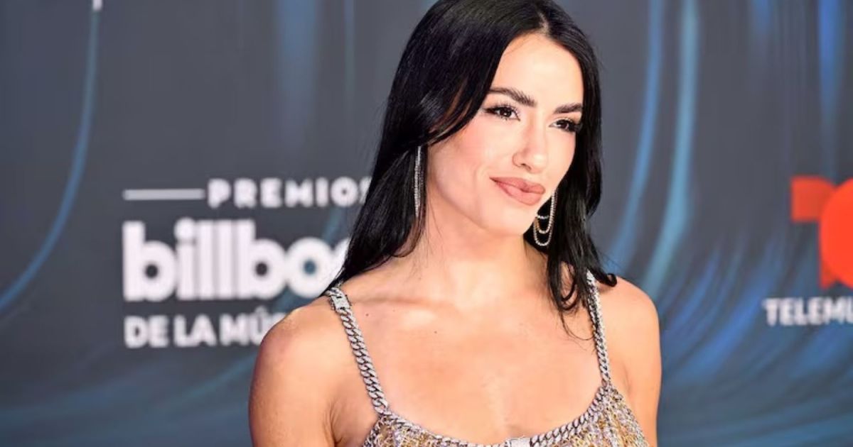 Lali impactó en los Premios Billboard Latinos con un atuendo audaz de diseño argentino