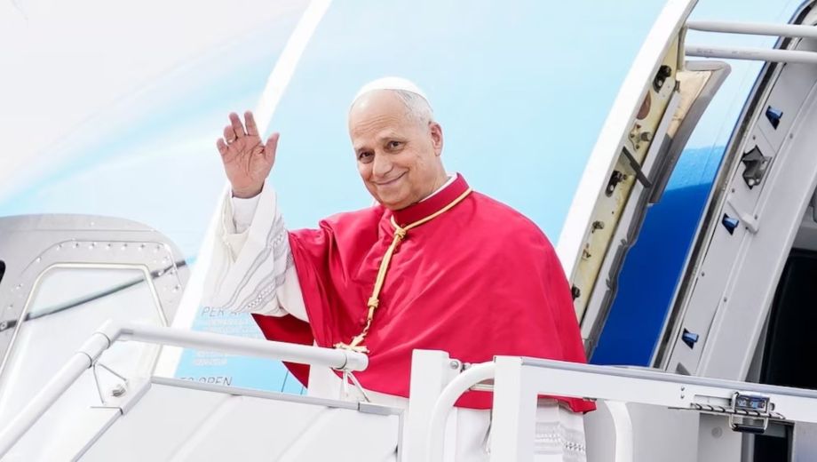 Feriados por la visita del papa León XIV.-