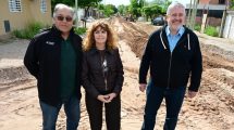 Imagen de Avanza la pavimentación de Lago Muster: 18 cuadras para «mejorar la conectividad» del norte de Neuquén