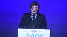 Imagen de Javier Milei pidió desde Neuquén «no volver atrás con el voto» y dijo que el Gobierno tiene 125.000 millones de dólares para 2027