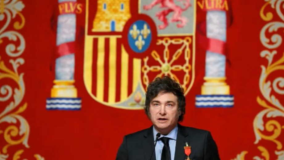 Javier Milei viaja a España despúes de Neuquén, en medio de la sesión clave en el Congreso.