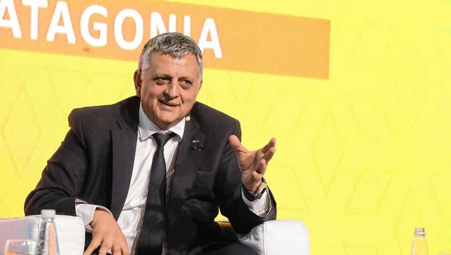 Epígrafe: Horacio Marín, presidente y CEO de YPF, durante su presentación en la AOG Patagonia 2026. Foto emiliano Ortíz.