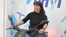 Imagen de Diario RÍO NEGRO entregó una de las motos sorteadas por el Día del Amigo: «Nunca me imaginé que iba a ganar»