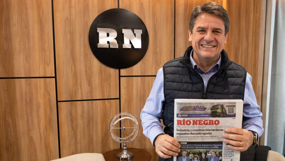 Mariano Gaido, intendente de Neuquén, estuvo presente en el ciclo Panorama Informativo de radio Río Negro. Foto: Emiliano Ortiz. 