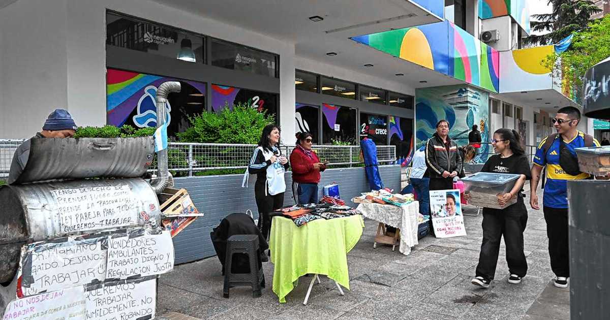 Vendedores ambulantes de Neuquén reclaman la reactivación de sus permisos