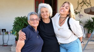 “Papá, estoy durmiendo en tu cuarto”: viajó a Italia a buscar sus raíces, reservó un alojamiento y resultó ser la casa de sus abuelos 