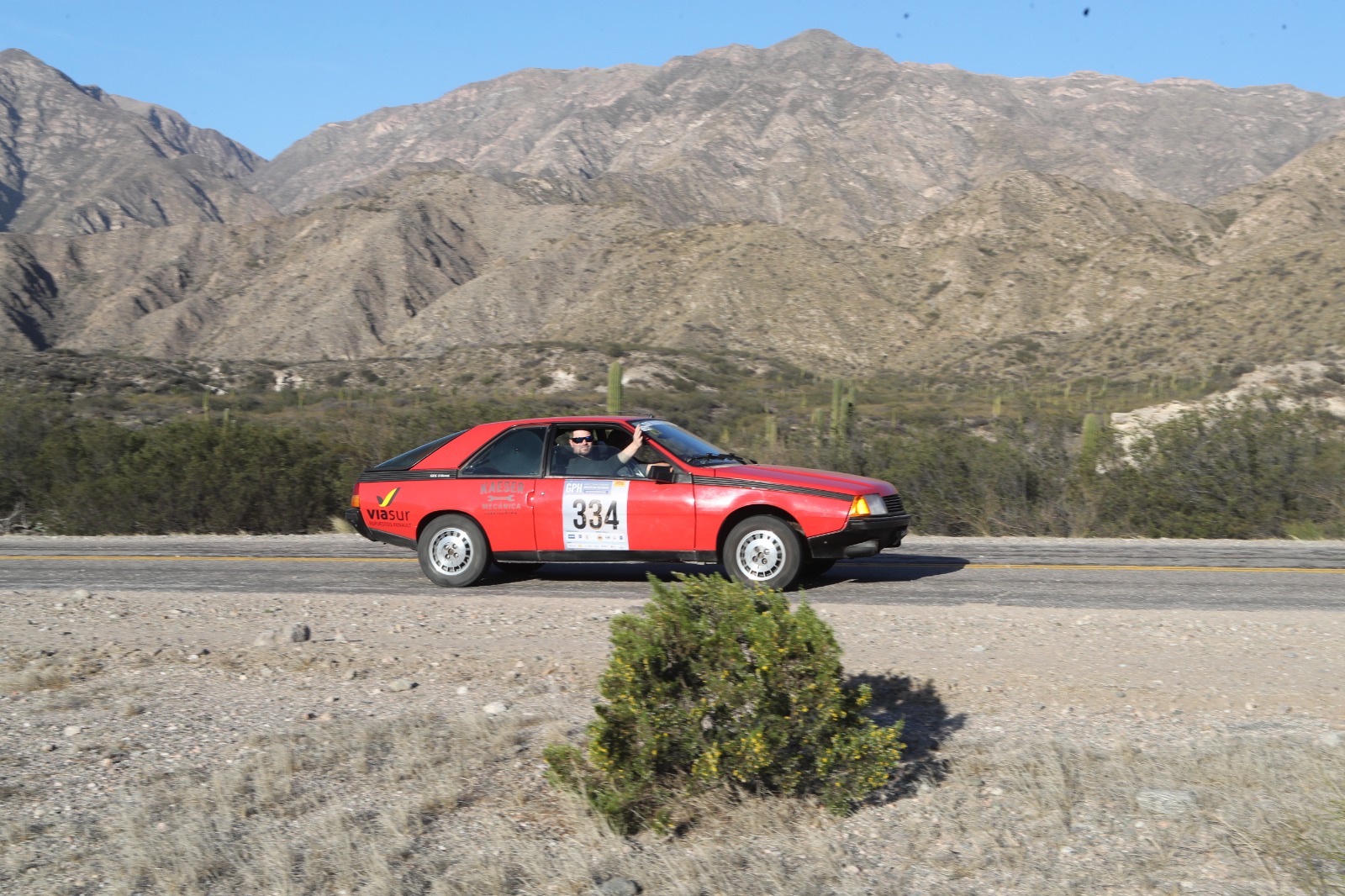 Juan Antonio, el piloto de 77 años que desafía la regularidad automovilística