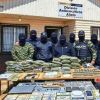 Imagen de Microtráfico en Añelo: secuestraron más de 15 kilos de drogas, 20 armas y $57 millones en 74 allanamientos