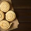 Imagen de Espirales de coco caseras: la receta fácil con pocos ingredientes para acompañar el mate
