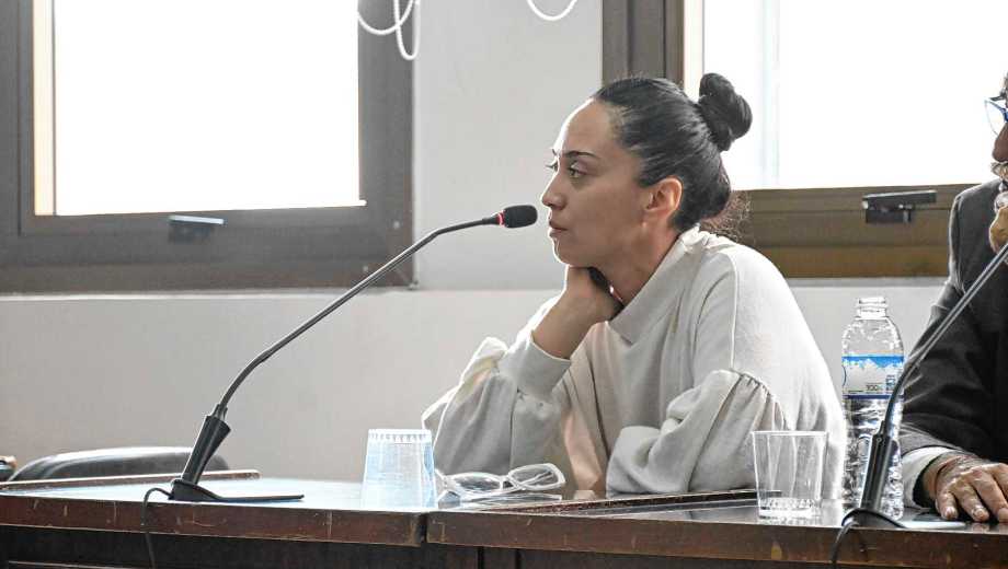 La acusada prestó conformidad al acuerdo alcanzado y ahora, espera la resolución del juez Greca. Foto Fiorela Ciaramaría.