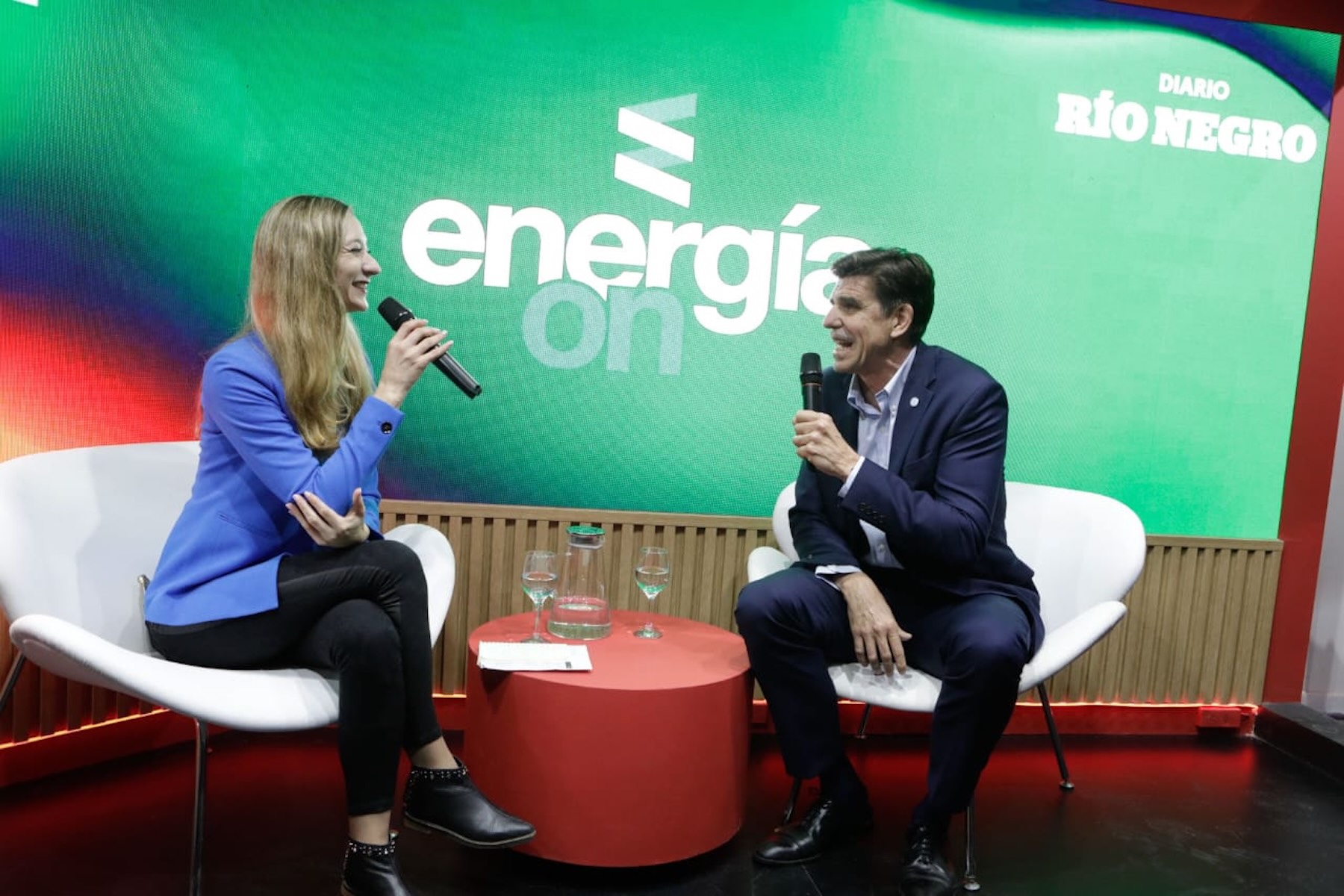 Inauguración de la AOG Patagonia 2026 en Neuquén: visitas destacadas al stand