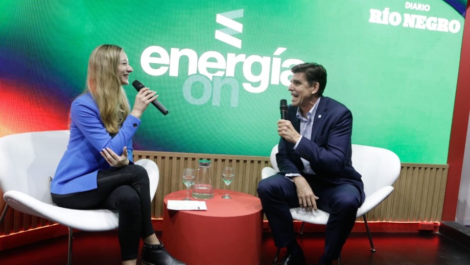 Ricardo Hösel, CEO de Oldelval, fue uno de los referentes de la industria que visitaron el stand de Diario RÍO NEGRO en el primer día de la AOG Patagonia 2026, en Neuquén. (Foto: Emiliano Ortíz)