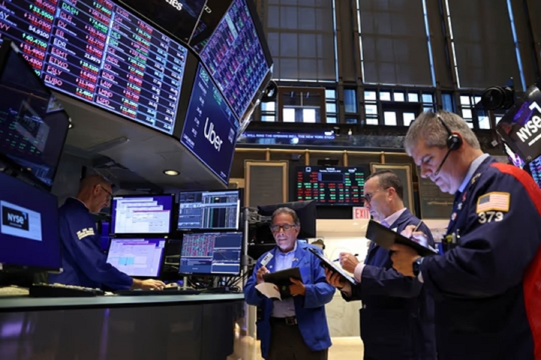 El riesgo país argentino cierra en 674 puntos tras jornada volátil