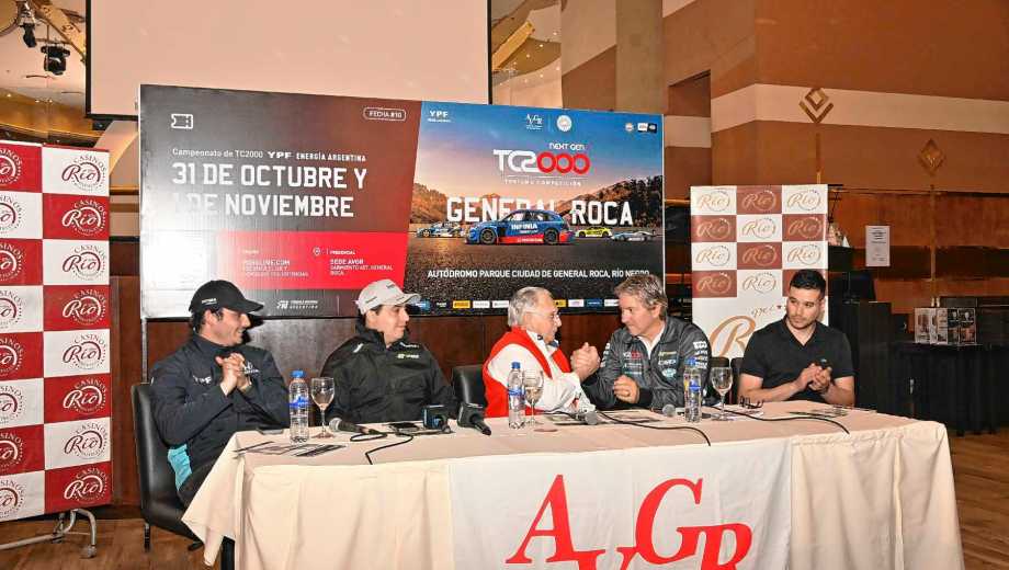 La presentación del TC2000 se realizó en el Casino de Roca. (Fotos: Alma Terzibachian)