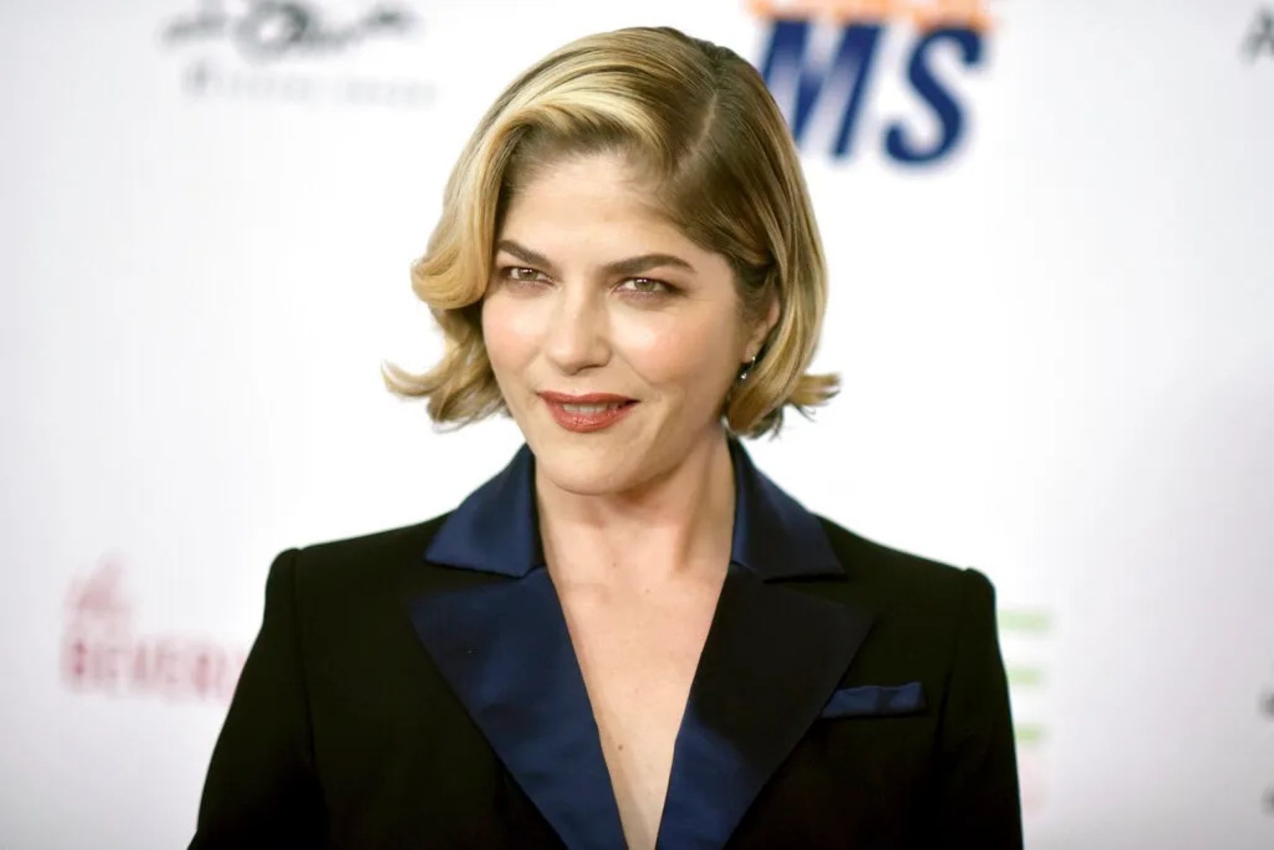 Detuvieron a Selma Blair tras un incidente en un vuelo de Delta: qué se sabe del caso
