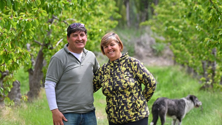 Hace 40 años, Rubén y Marcela apostaron al agro en Neuquén. Foto: Florencia Salto.