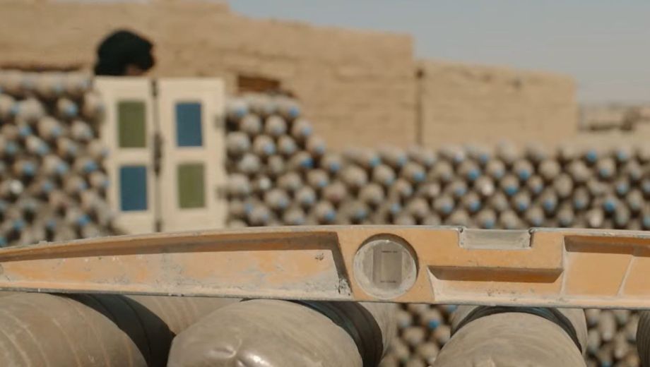 El experimento creció cuando el Fondo de Innovación de ACNUR apoyó la construcción de 25 casas en los cinco campamentos saharauis: Awserd, Boujdour, Dakhla, Smara y Laayoune. Imagen: ACNUR Comité español.