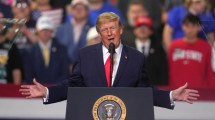 Imagen de Donald Trump afirmó que sale una cantidad «tremenda» de petróleo de Venezuela y destacó «la gran relación» con Delcy Rodrigues