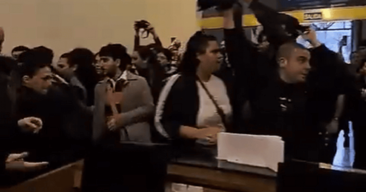Estudiantes se manifestaron en el Palacio Sarmiento por financiamiento universitario