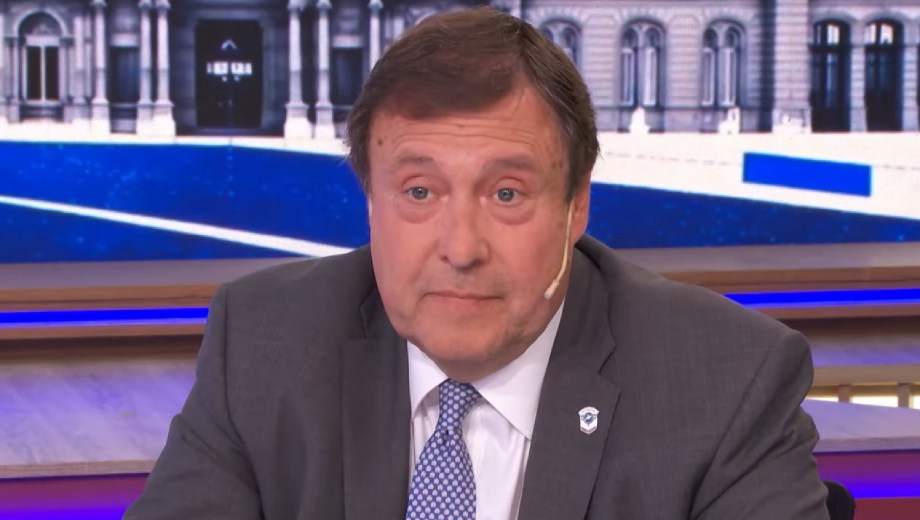 Río Negro adelantará las elecciones 2027.