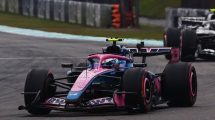 Imagen de Franco Colapinto avanzó desde el fondo y finalizó 13° en el GP de Bahréin disputado en Malasia