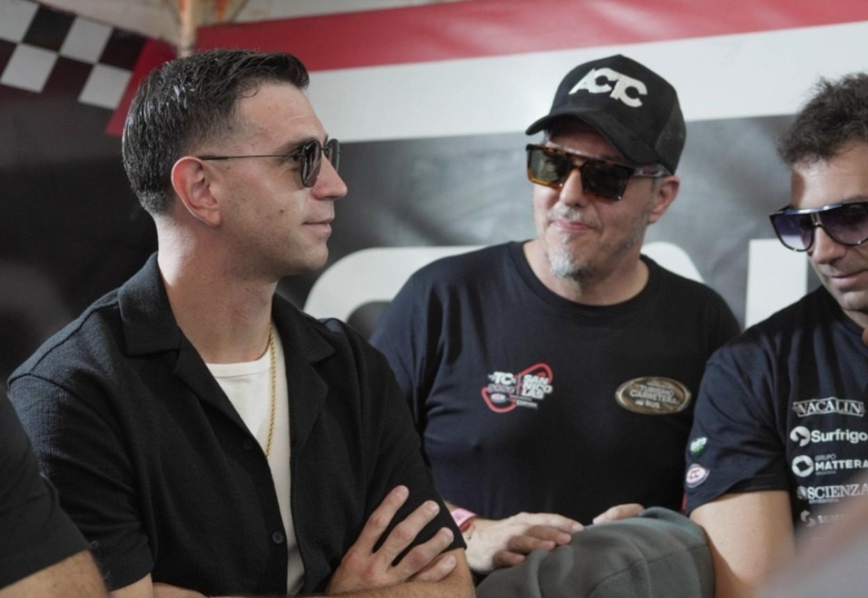 El Dibu Martínez estuvo en el TC y propuso un desafío especial: «Le quiero correr a Scaloni»