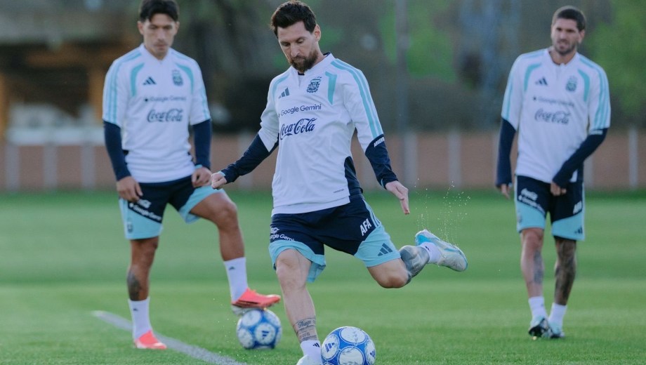 Lionel Messi se incorporó a los entrenamientos con la Selección Argentina. (AFA)