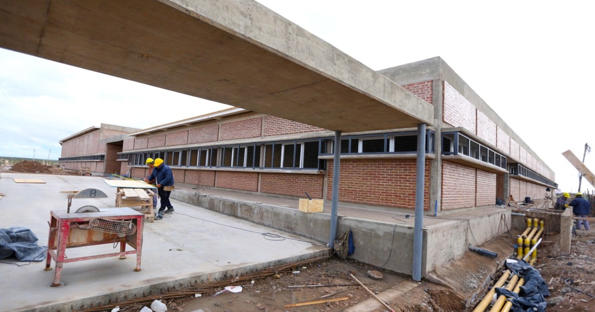 Construcción de nueva EPET en Centenario avanza para su 104° aniversario